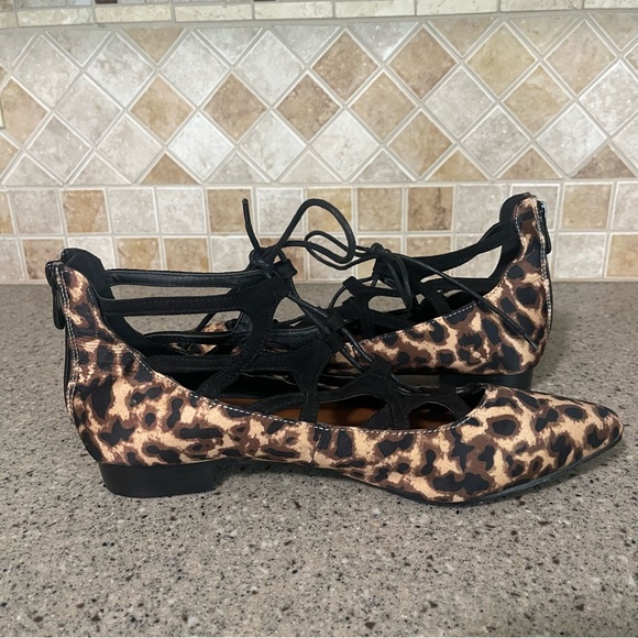 Midnight Velvet Women’s Ballet Cut Out Lace Up Leopard Print Size 11W - Picture 6 of 9